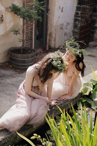 【租】茉莉和扶苏《伊甸之境》两色 薄雾玫瑰仙系露背蕾丝轻婚纱