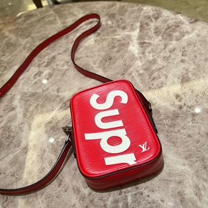 lv supreme 联名限定款 相机包 水波纹 牛皮斜挎包