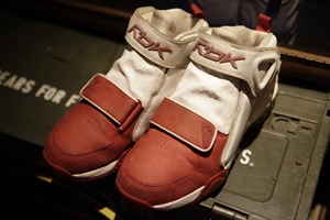 艾弗森 9代 篮球鞋 answer 9 锐步篮球鞋 41码