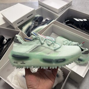 阿迪nmd s1 boost 真爆巴斯夫 跑鞋,全新
