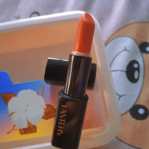 兰亭口红,用过两次 喜欢润的不拔干就入手,刚怀孕好多彩妆面膜