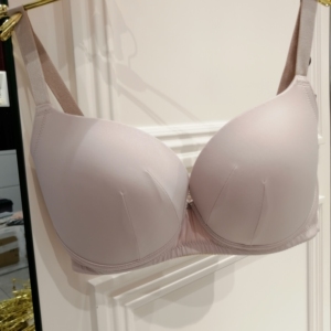 华歌尔性感光面无痕内衣女聚拢无钢圈文胸 wb1567