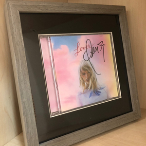 泰勒斯威夫特亲笔签名taylor swift亲签霉霉亲笔签名