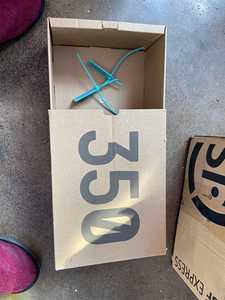 椰子350白斑马鞋盒