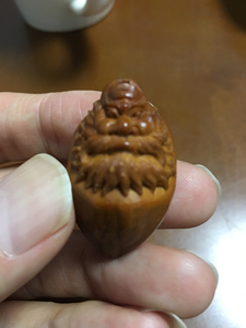 花样de宅女淘宝苏州名家精品橄榄核雕 冯伟核雕 铁核降龙七尊 盘