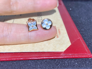 全新 lv耳钉 不规则白贝母耳钉 真金真玉髓定制 玫瑰金