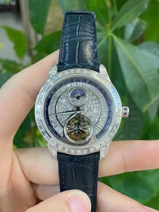 正品手表积家大师陀飞轮,表径43mm 满t方钻 ,白天归顺
