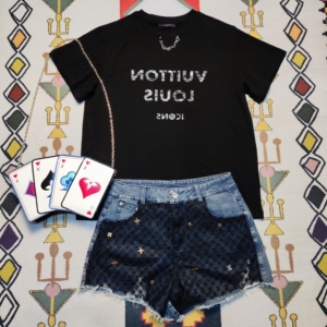 lv链条字母短袖   lv黑网牛仔短裤  扑克牌包  单个价