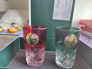 星巴克情侣杯,红男绿女琉璃质感情侣对杯.全新一直未用,全套礼
