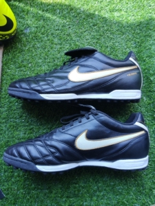 耐克足球鞋传奇3 tf碎钉 43码 jp275 货号3662