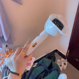 折叠式电吹风:美加净牌,全新,可折叠式,方便携带,搬家低moto90930