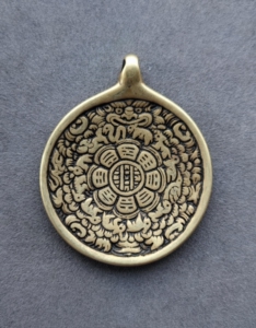 藏区纯手工藏传黄利马铜雄霸麟甲熊藏八宝十二生肖九宫八卦牌,中