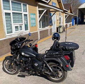 海陵,艾凡赫边三轮,宗申300水冷发动机,4进一退国际档,2