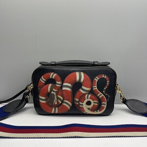 gucci腰包男涂鸦