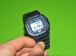 自用卡西欧小方块gw-5600j太阳能三局电波电子表泰国产