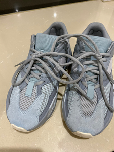 yeezy700惯性蓝灰色 9新37.