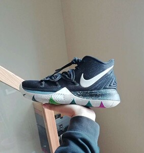 正品原盒 耐克kyrie 欧文5 黑魔法黑人月首发配色