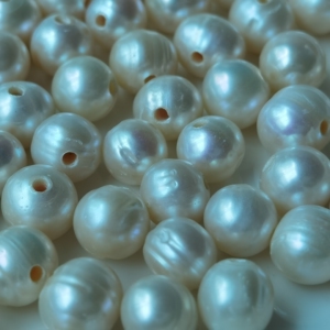 库存强光8-9淡水珍珠散珠近圆加大通孔生长纹裸珠白色无核螺纹
