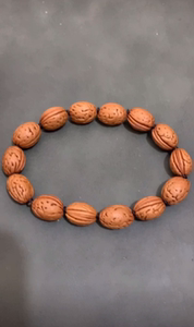 东北小桃核手串,碧桃核手串精挑手串1.0全网对比,钱袋子桃核