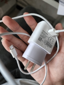 三星原装15w充电器,港版,买s10时候送的,原来线坏了,现