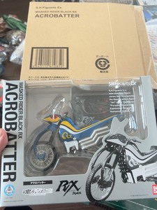 万代假面骑士shf 飞蝗号1.0 电镀版 black rx