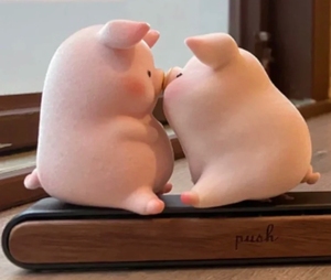 罐头lulu猪一代二代超火组合亲吻cp【一代坐猪77二代萌萌猪