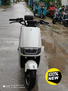 阿米尼电动车全新