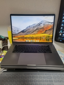 000人付款淘宝收一台二手自用苹果笔记本电脑mbp15寸的,16款往后的,是