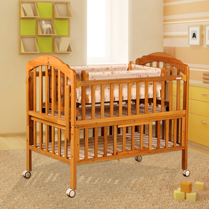 卡比龙榉木婴儿床实木童床送蚊帐,现在已经拆下,这是以前的图.