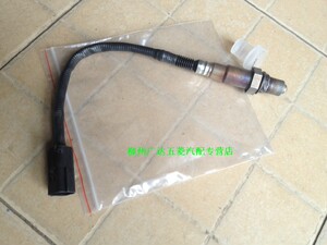 排气管氧传感器高清图片