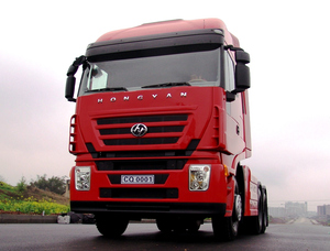 红岩杰狮重卡 杰狮三轴牵引车 红岩重卡与依维柯重卡技术合作产品