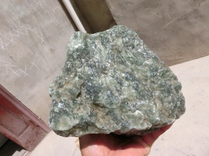 青海玉原石青玉