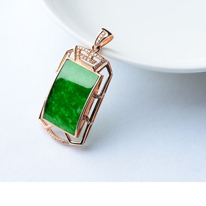 天然老坑a货翡翠18k玖瑰金镶玉吊坠满绿挂坠女款方牌项链百搭饰品