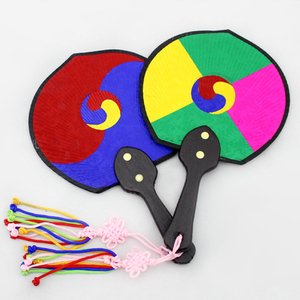 韩国民俗彩色特色传统绸子布艺 太极扇子 朝鲜民族手工艺品 小号