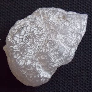 哈密地表蛋白石 新疆地表蛋白石 天然原石 冻料 可雕可赏