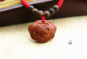 长命锁桃核雕刻羊手工精品天然野桃核手串链生肖尘玲核雕工作室