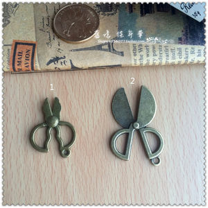 {满50包邮}古董合金配件diy复古吊坠 青古铜圆形小剪刀