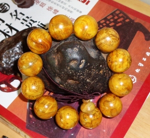 黄龙木满瘤花佛珠念珠20mm12颗手串手持