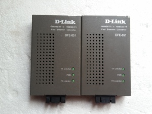 友讯D-LINK DFE-851 百兆 单模光纤收发器 光电介质装换器 SC