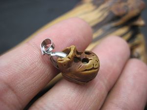 野生桃核雕 手工作品 桃雕刻手链 辟邪宝宝压惊 桃挂件 鞋子