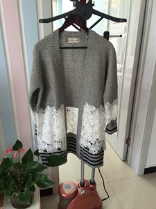 韩国货镂空花灰色长款毛衣