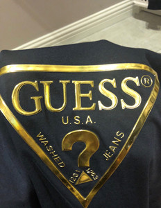 guess 男女款倒三角燙金t恤guess 倒三角烫金log