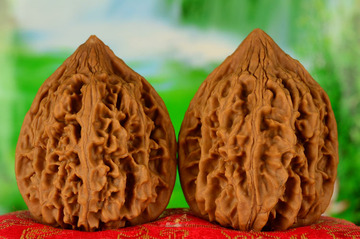 大鸡心45精品极品文玩核桃把玩狮子头手玩古玩麻官帽四座楼南疆石