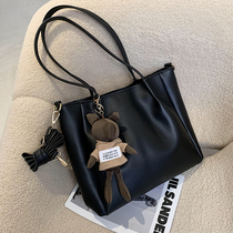 Senior sense bag female large capacity 2020 New Tide Fashion Net red shoulder underarm bag foreign style texture tote bag