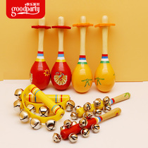 Baby gripping after chasing after toy baby with small sand hammer rocking bell percussion instrument Childrens hearing training toy