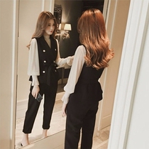 2021 summer clothes new foreign style Hong Kong style retro chic royal sister suit female net red small vest two-piece set