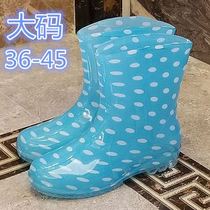 Enlarge Code Lady Rain Shoes 41 One 43 good-looking fashion exterior wearing midbarrel nice round head rain boots waterproof and anti-slip