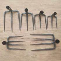 Three-tooth rake grappling hook nail rake farm tool small iron rake agricultural rake mud rake loosening soil rake rake Zhaozi three-tooth iron ware