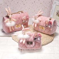Super Fire Small Bag Girl Messenger Bag 2022 New Little Girl Princess Cute Fashion Shoulder Bag New Year Winter
