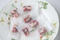 White trumpet tang dai 3 5cm * 7 5cm sells tang dai does not contain any candy per pack 100 or so